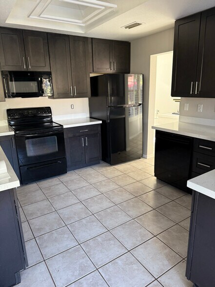 Building Photo - 13277 N 101st St