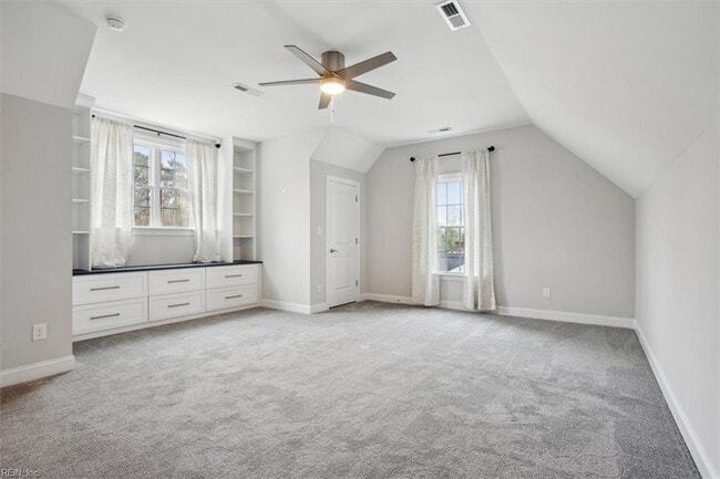Building Photo - 3009 Ridge Dr
