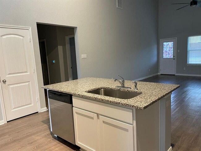 Building Photo - 665 Donegal Ln