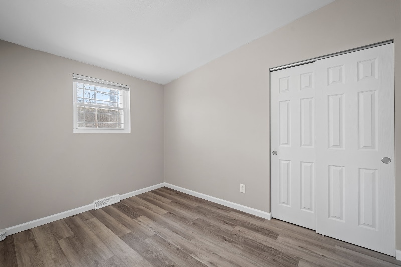 Building Photo - 807 Thomas Ave