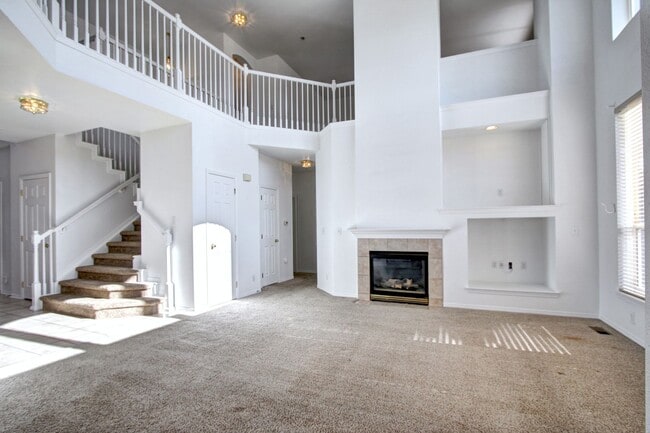 Building Photo - Metzler Ranch single family 4b/3b huge gar...