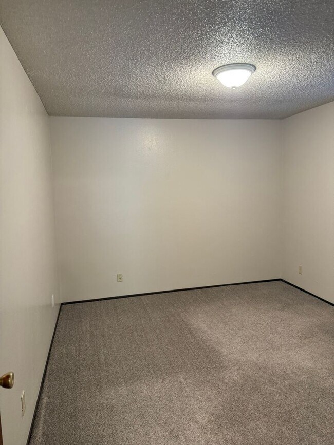 Building Photo - 765 Pope Dr