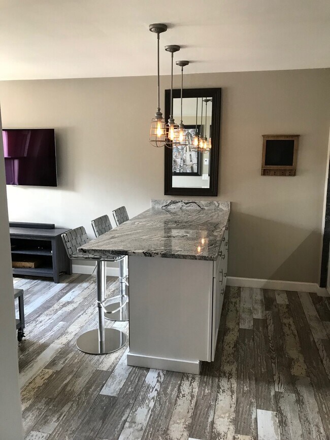 Building Photo - 50 North St.