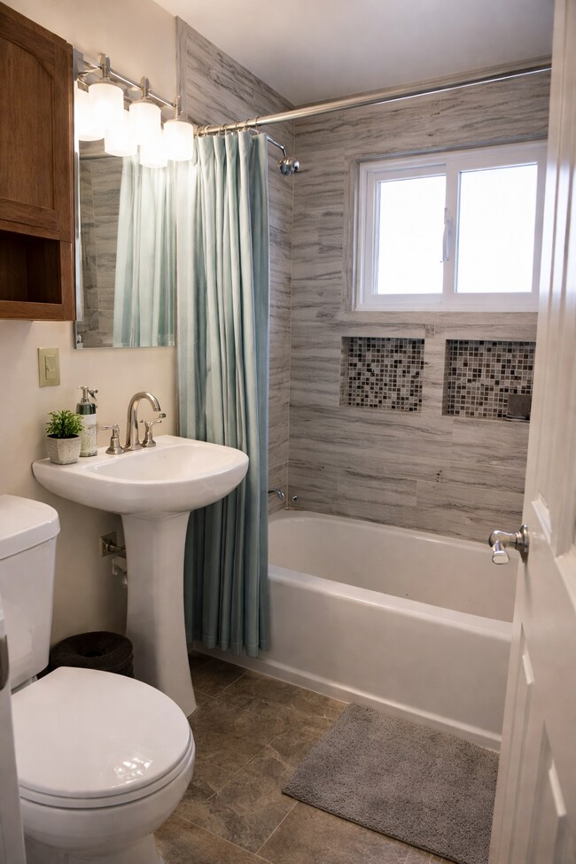 Building Photo - Parallel Management - Quigley