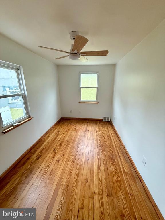 Building Photo - 1249 E Oxford St