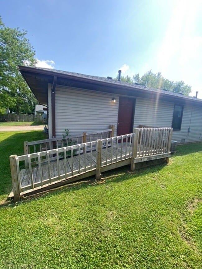 Building Photo - Great Duplex!
