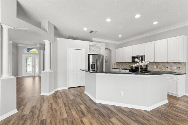 Building Photo - 12925 Tar Flower Dr