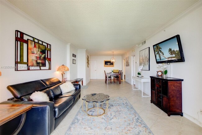 Building Photo - 2501 S Ocean Dr