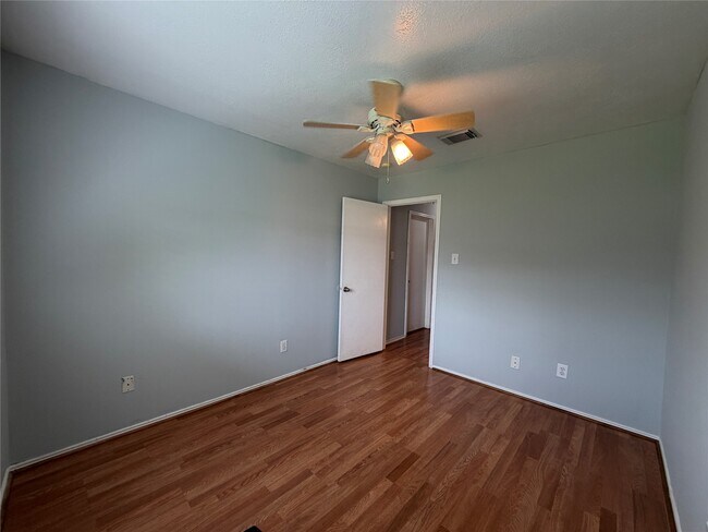 Building Photo - 7427 Briargate Dr