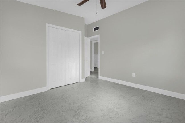 Building Photo - 3207 Sherry Dr