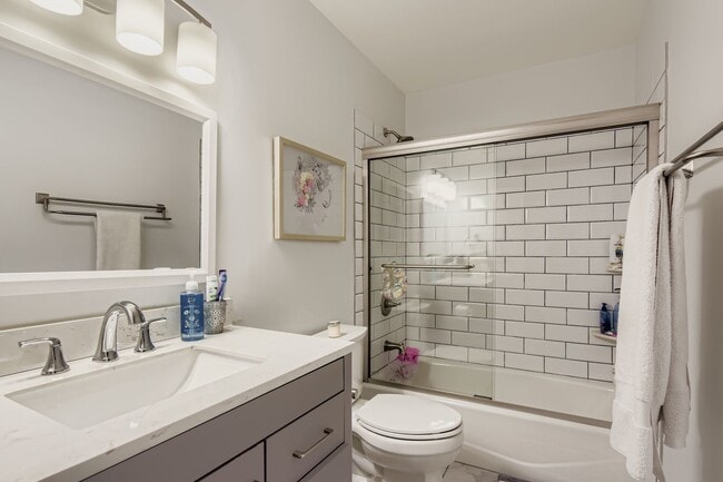 Building Photo - 53 Falcon Pl