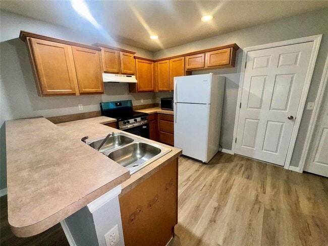Building Photo - 533 Cresting Oak Cir