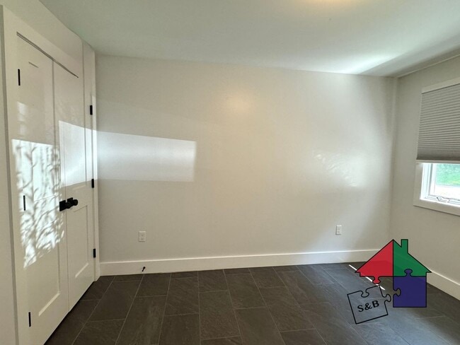 Building Photo - 60 Snowdrift Ln