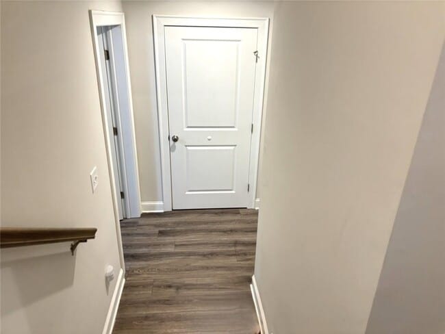 Building Photo - 7866 Laurel Crest Dr