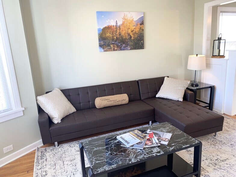 Building Photo - 2838 N Drake Ave