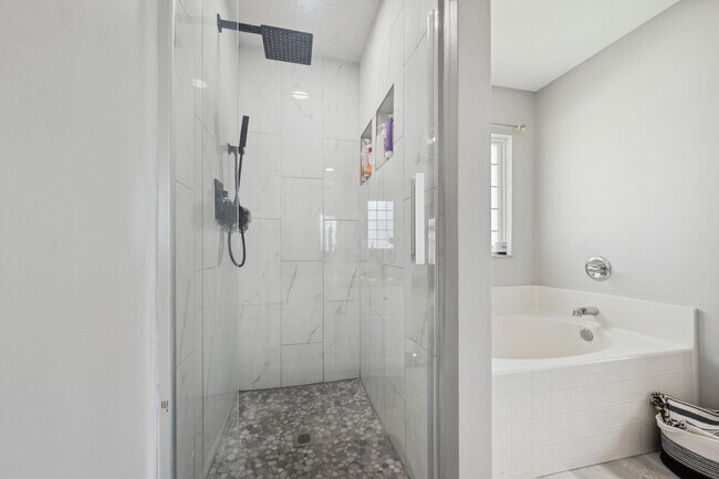 Building Photo - 249 SW Aubudon Ave