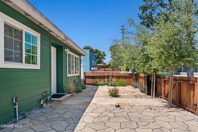 Building Photo - 3142 Casitas Ave