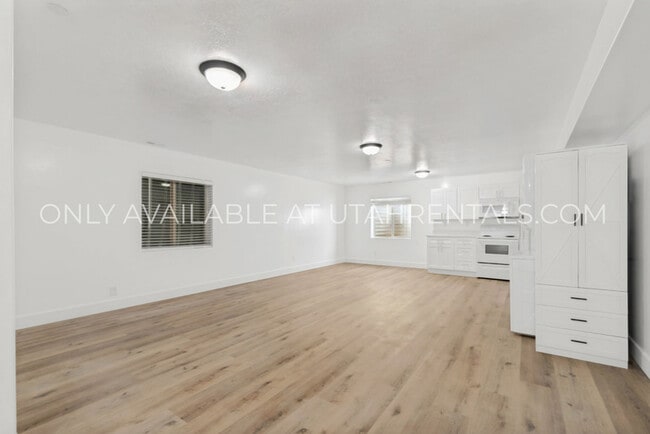 Building Photo - 1076 Bear Hollow Ln