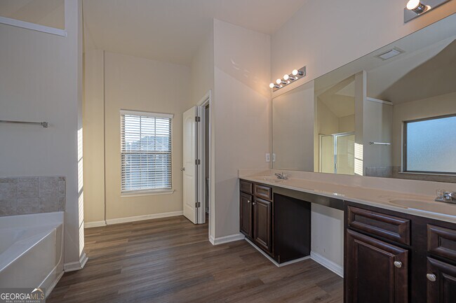 Building Photo - 813 Golden Isles Dr