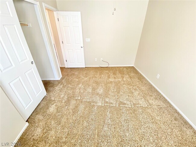 Building Photo - 1015 Maple Pines Ave