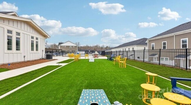 Building Photo - 9100 Bluedale Rd