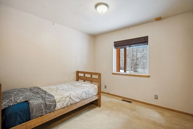 Building Photo - Spacious Prosser Lakeview Estates Rental