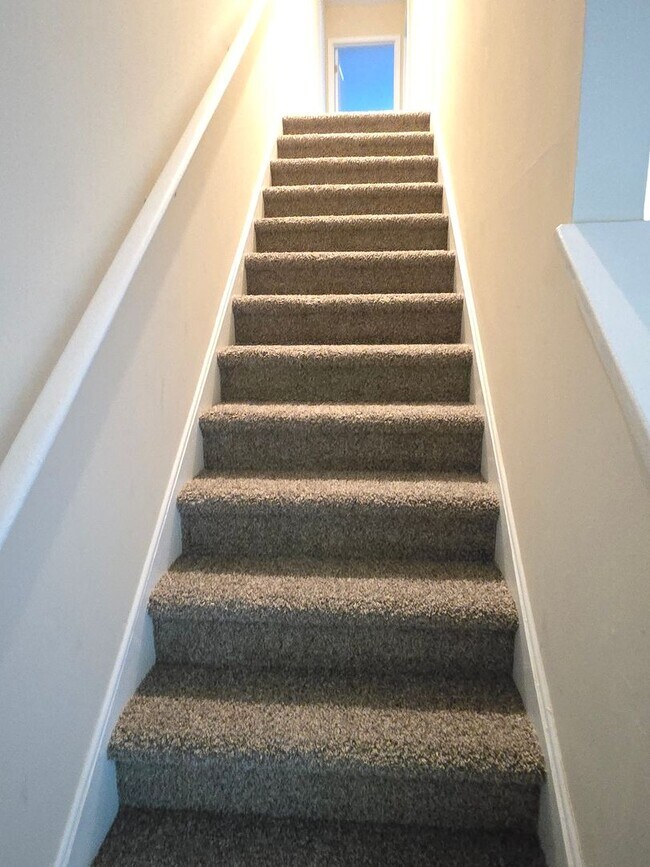 Building Photo - Welcome Home to 125A Winterberry Lane – Co...