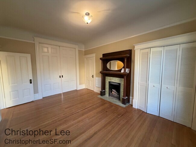 Building Photo - 2211 Pine St