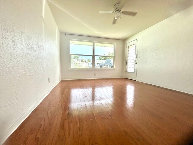 Living room - 52 River Shore Dr