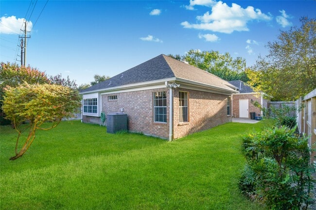 Building Photo - 1506 Forest Home Dr