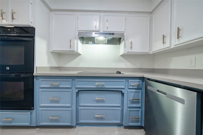 Building Photo - 7838 Vickijohn Dr