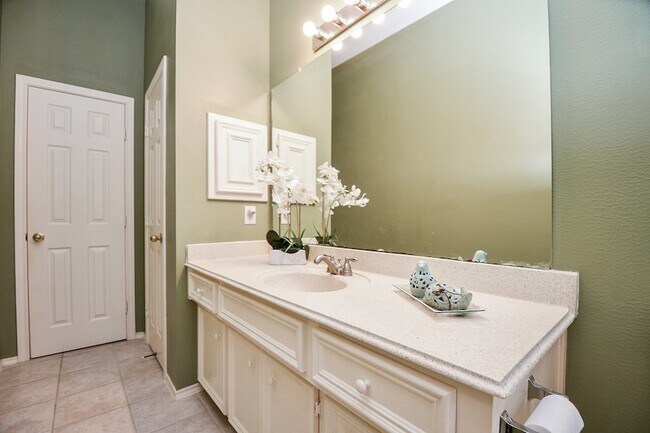 Building Photo - 4202 Creek Hollow Ln