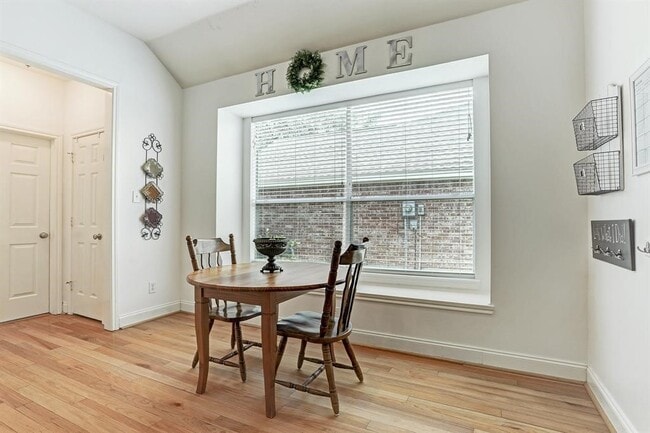 Building Photo - 907 Norfolk Dr