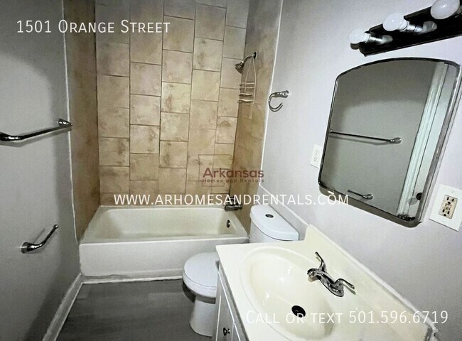 Building Photo - 1501 Orange Street-