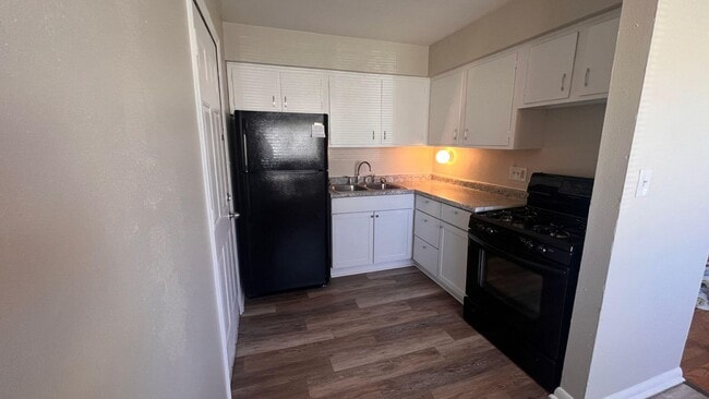 Building Photo - 9335 W Sheridan Ave