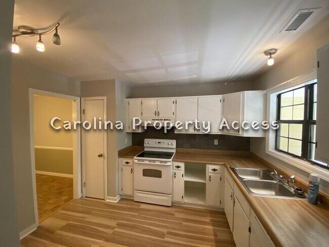 Building Photo - 33 Willow Bridge Dr