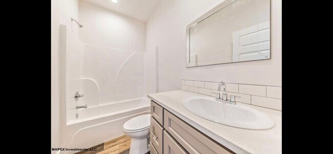 Building Photo - 311 Devalcourt St