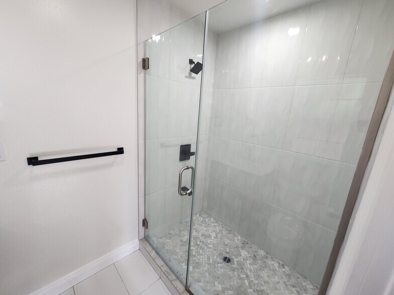 Building Photo - 13132 Hartland St