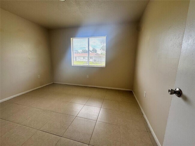 Building Photo - 2744 Botts Landing Rd