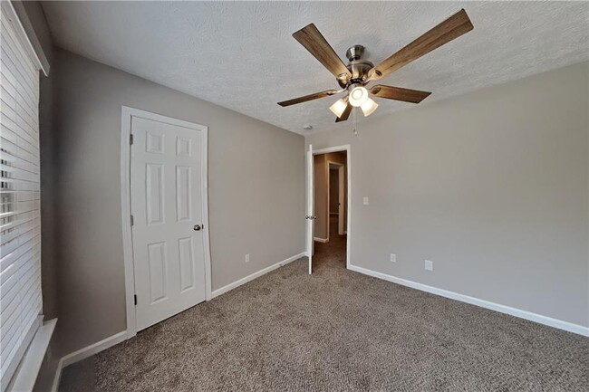 Building Photo - 20 Bridge Trail