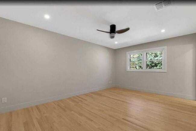 Building Photo - 22 Greentree Terrace