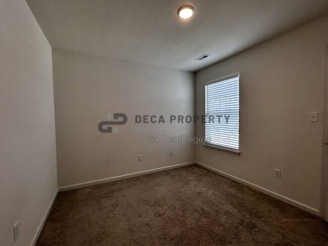 Building Photo - 288 Crestfield Ct