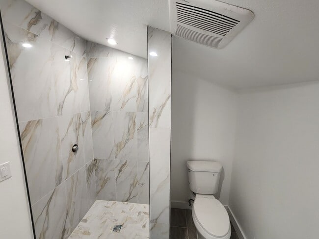 Building Photo - Beatiful Remodeled 1 Bed, 1 Bath ADU!