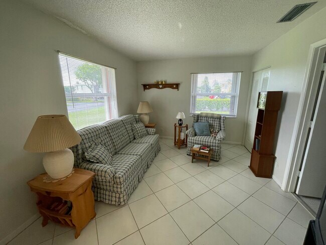 Building Photo - 1661 NW 20th Ave