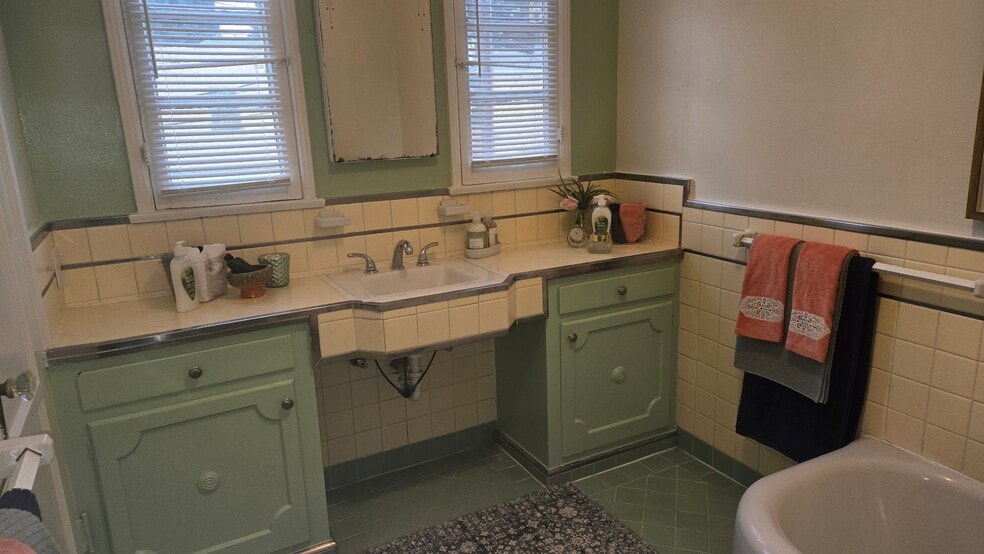 bathroom - 4130 Creed Ave