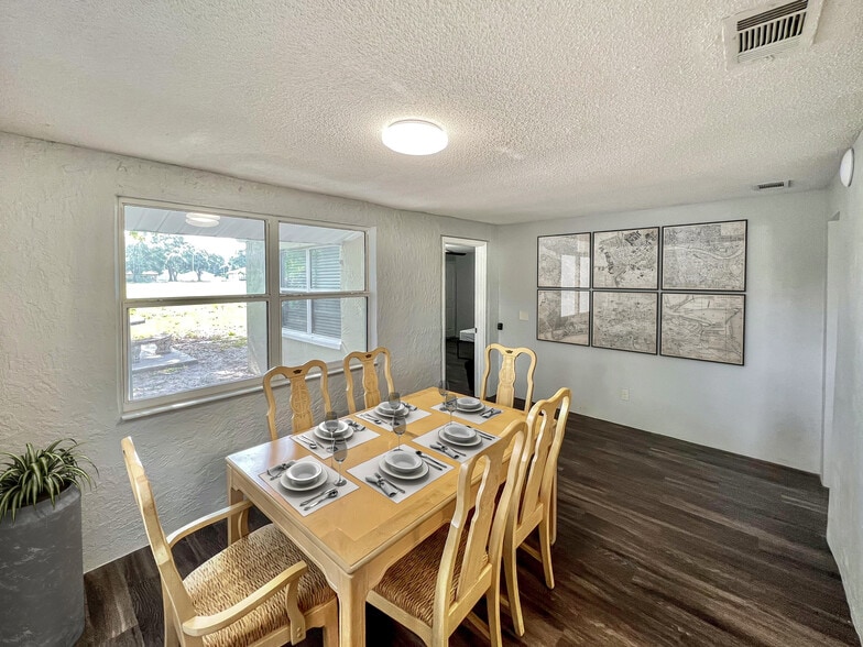 Building Photo - 12866 Campbell Ln