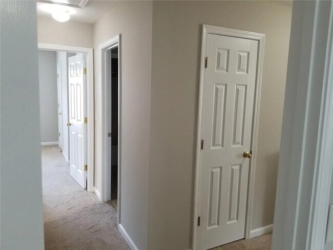 Building Photo - 1353 Dukes Creek Dr