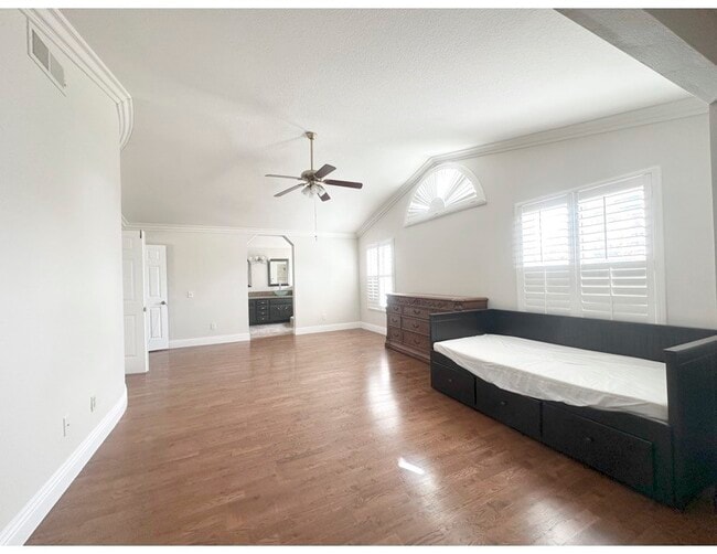 Building Photo - 19852 E Round Hill Ln