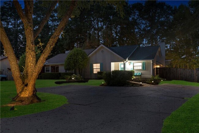 Building Photo - 5097 Village Green Way