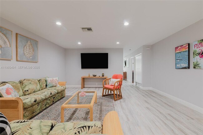 Building Photo - 11320 NW 35th Ct